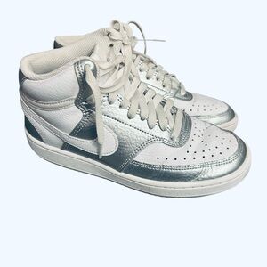 Women’s size 6 ‼️Nike Women's Court Vision Mid Wt/Metalic🔥